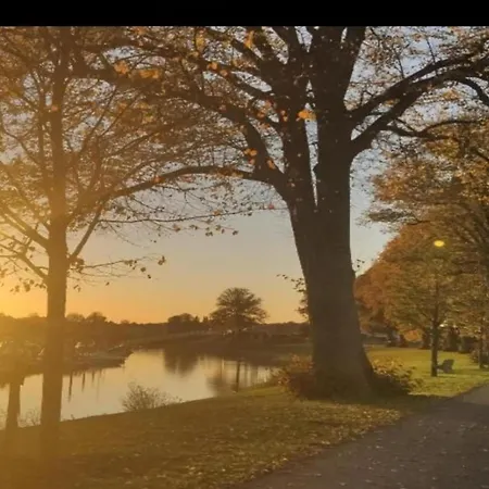 Houseboat In Lathumse Plas With Harbor Views *