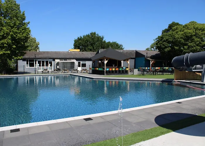 Houseboat In Lathumse Plas With Harbor Views *