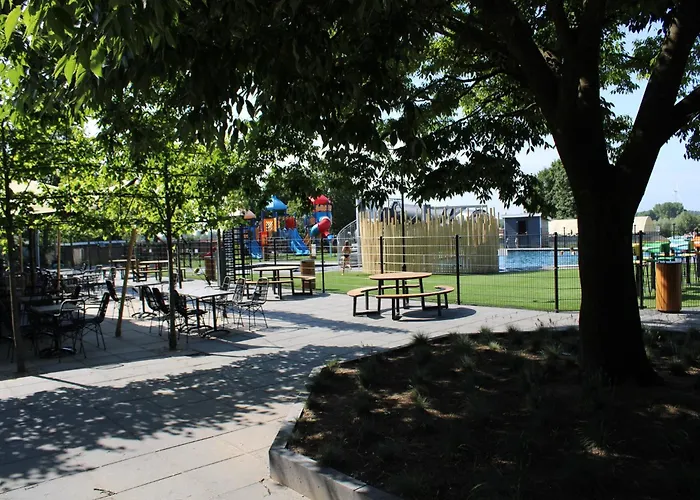 Houseboat In Lathumse Plas With Harbor Views * Lathum