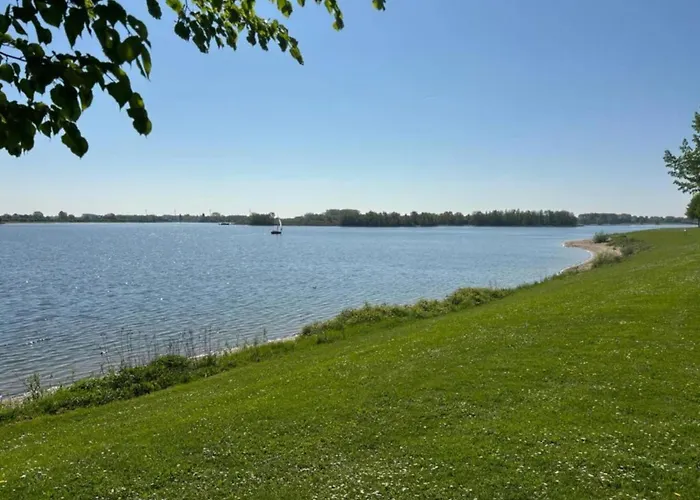 Houseboat In Lathumse Plas With Harbor Views Botel Lathum