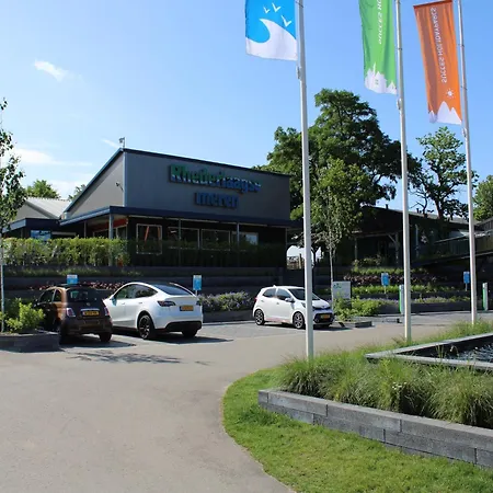 Houseboat In Lathumse Plas With Harbor Views Bateau-hôtel
