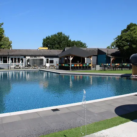 Houseboat In Lathumse Plas With Harbor Views *