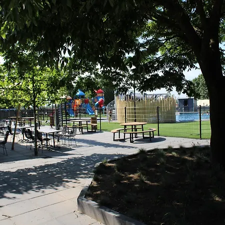 Houseboat In Lathumse Plas With Harbor Views * Lathum