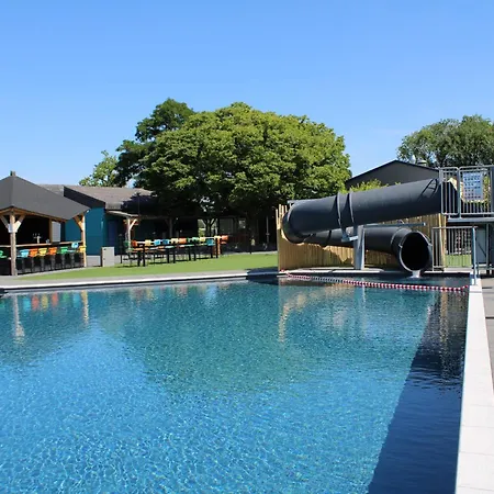 Bateau-hôtel Houseboat In Lathumse Plas With Harbor Views *